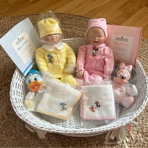 Ashton Drake Disney Dolls & Accessories Set Yellow and Pink